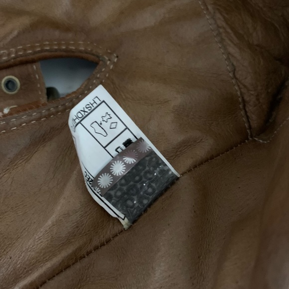 UGG Quilted Conor Fawn Boots 6 - Picture 7 of 16